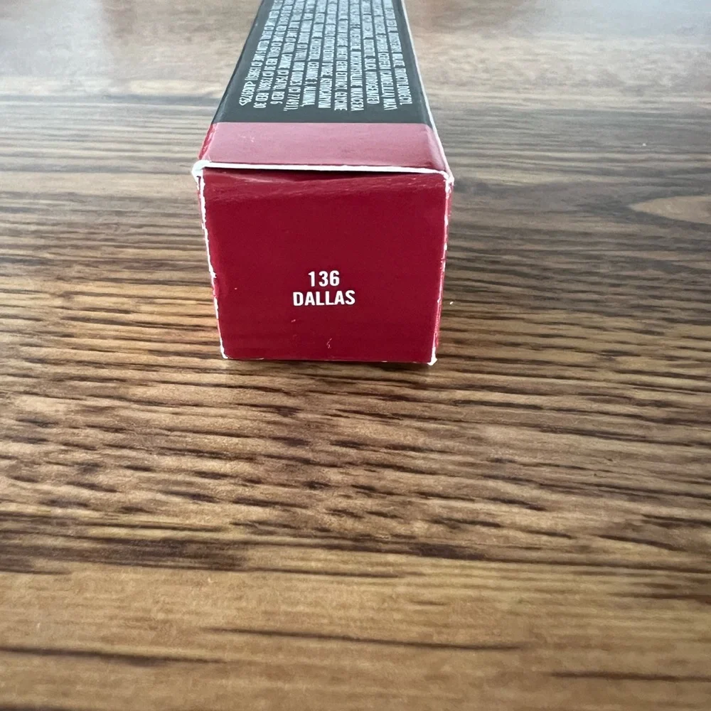 Mac Dallas 136 Amplified Lipstick new